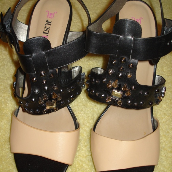 Shoes - Picture 4 of 6